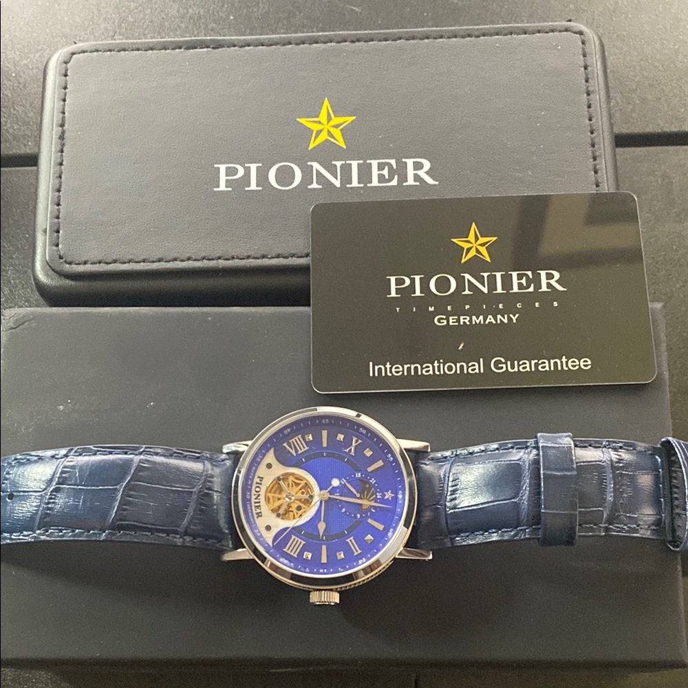 Pionier Blue Leather Strap Watch